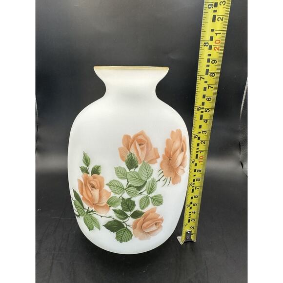 Vintage Japanese White Satin Glass Vase with Hand Painted Peach Roses Gilt Edge - Picture 8 of 8